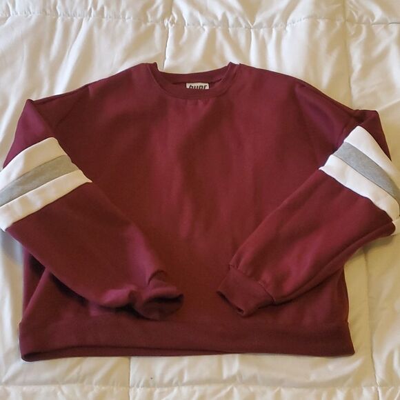 Hypr Wear Tops - Hypr wear crop sweatshirt